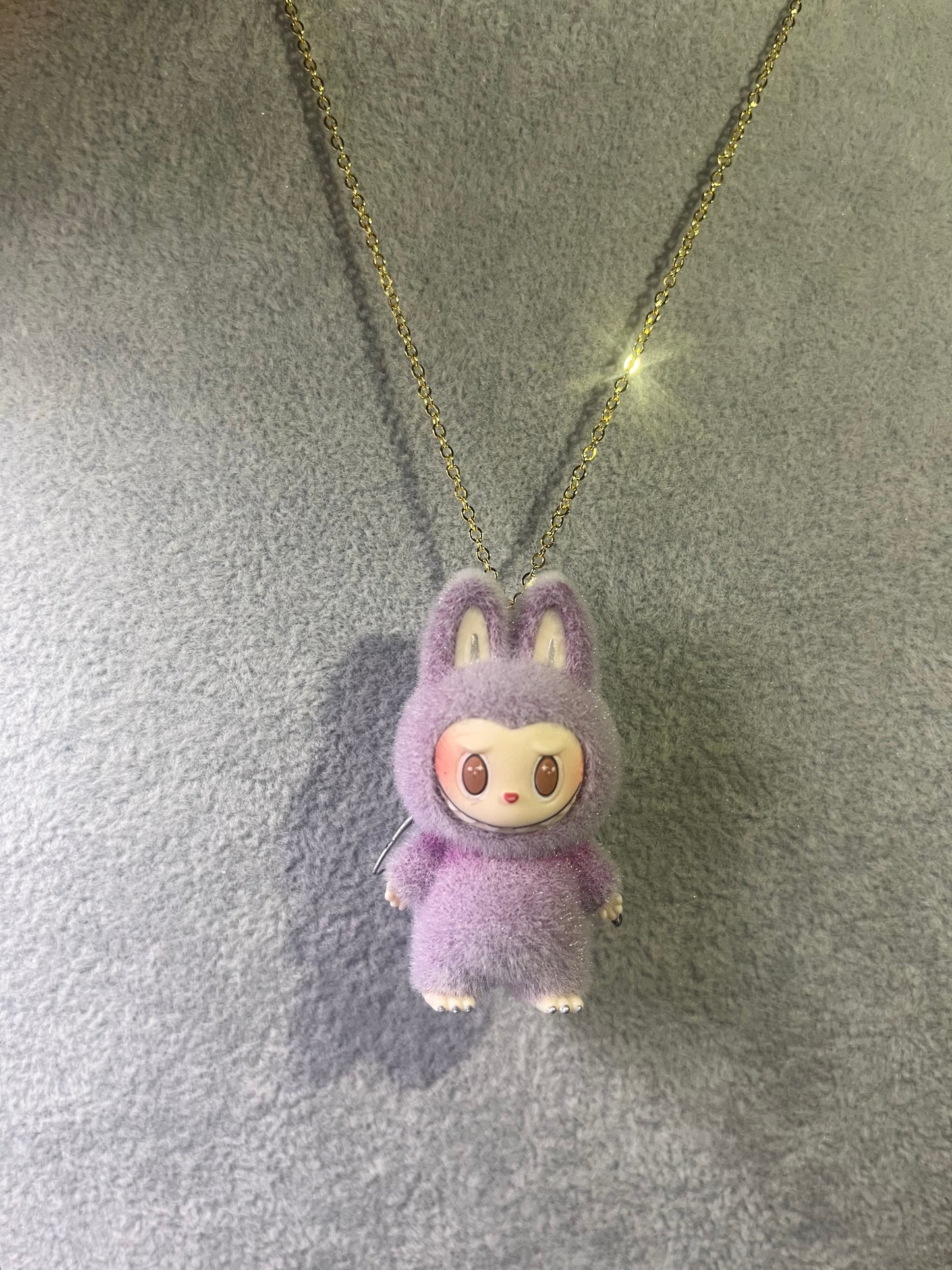 Collar Labubu ángel morado