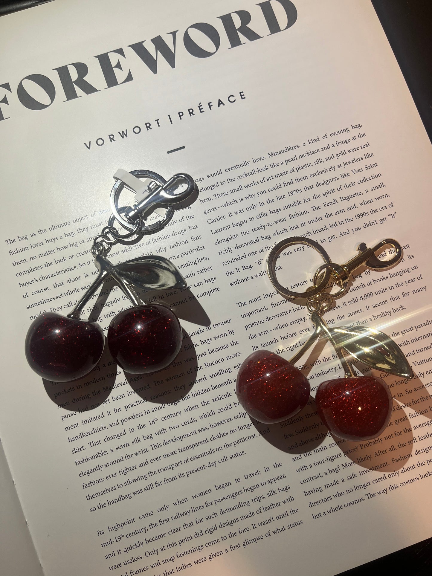 Llavero cherry plateado