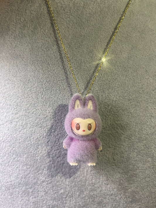 Collar Labubu ángel morado