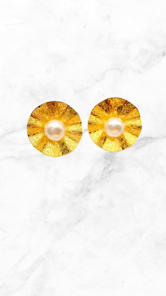 Arete Flor con Perla Chapa de oro y rodio